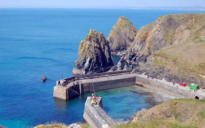 Mullion Cove – marvelous location to buy a holiday home!